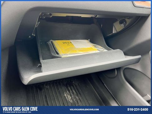 Certified 2024 Volvo XC60 B5 Plus w/ Protection Package Premier image 34