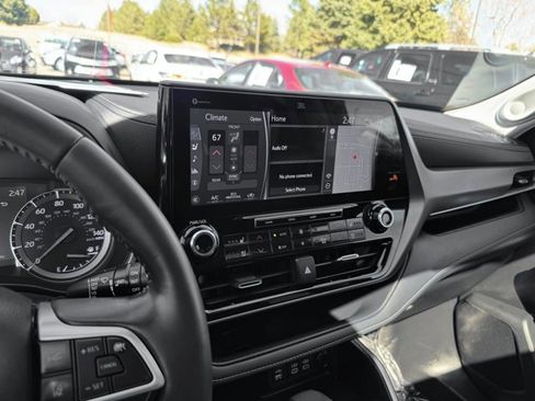 Used 2022 Toyota Highlander Limited image 13