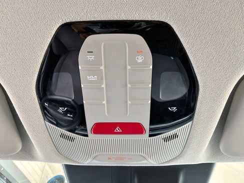 Used 2025 Kia K4 FWD image 16