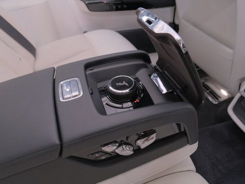 Used 2022 Rolls-Royce Phantom Sedan w/ The Phantom Package RWD image 28