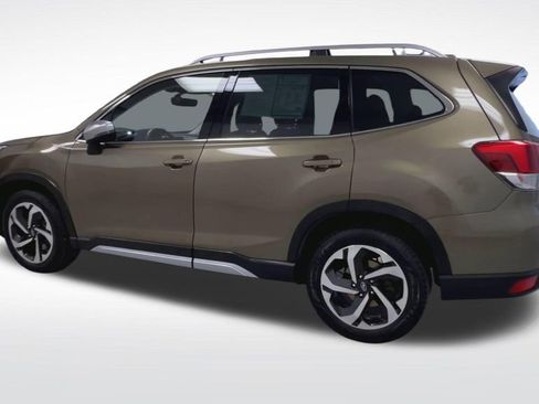 Used 2023 Subaru Forester Touring AWD/4WD image 6