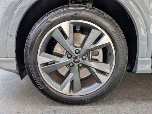 Used 2023 Audi Q4 e-tron Prestige image 27