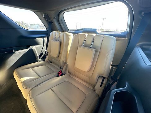 Used 2016 Ford Explorer Limited image 4