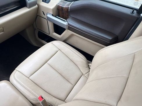 Used 2019 Ford F150 Lariat image 16