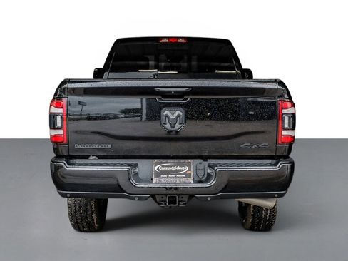 Used 2019 RAM 2500 Laramie w/ Black Appearance Package AWD/4WD image 8