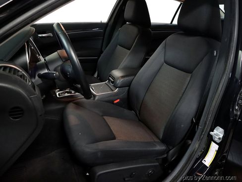 Used 2018 Chrysler 300 Touring image 11