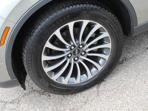 Used 2023 Lincoln Nautilus Reserve AWD/4WD image 8