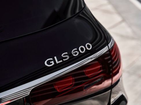 Used 2026 Mercedes-Benz Maybach GLS 600 4MATIC image 13