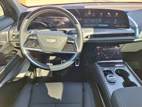 New 2026 Cadillac Vistiq Sport image 9