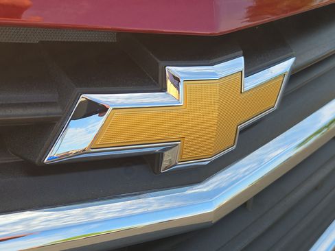 Used 2020 Chevrolet Equinox LT w/ LPO, Floor Liner Package FWD image 5