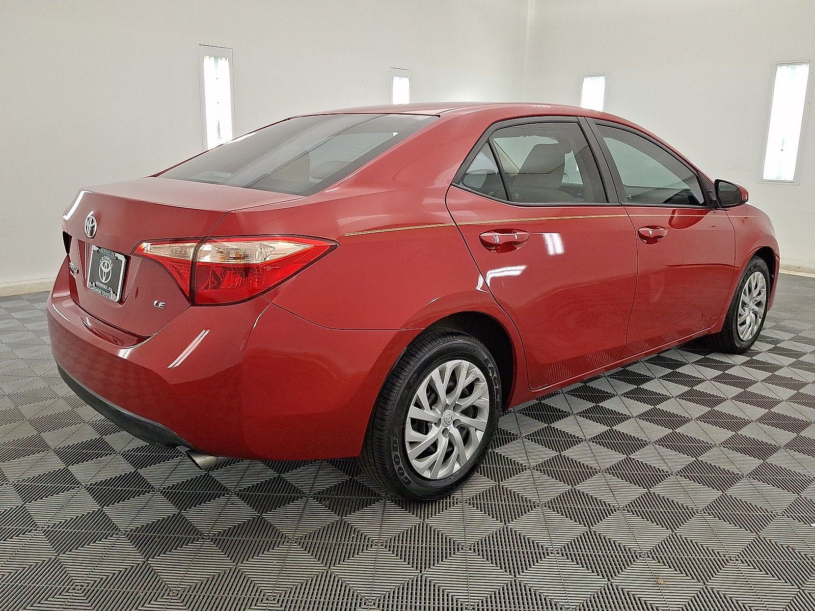 Used 2017 Toyota Corolla LE FWD image 16