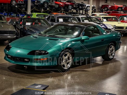 Used 1997 Chevrolet Camaro Z28 RWD image 31