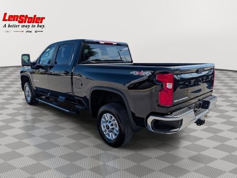 Used 2025 Chevrolet Silverado 2500 LT w/ Convenience Package AWD/4WD image 3