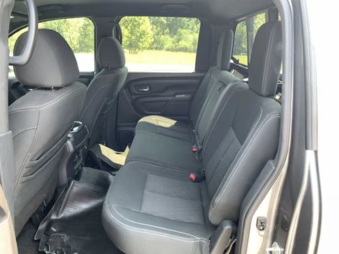 Used 2019 Nissan Titan SV w/ SV Convenience Package RWD image 26