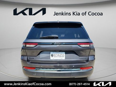 Used 2022 Jeep Grand Cherokee Limited AWD/4WD image 6