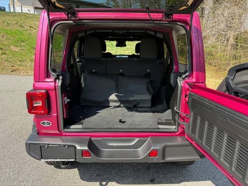 Used 2024 Jeep Wrangler Sahara w/ Safety Group image 15