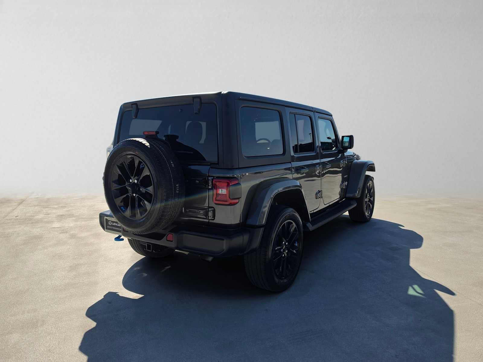 Used 2022 Jeep Wrangler Unlimited Sahara w/ Cold Weather Group AWD/4WD image 3