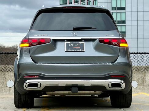 Certified 2026 Mercedes-Benz GLS 450 4MATIC image 6