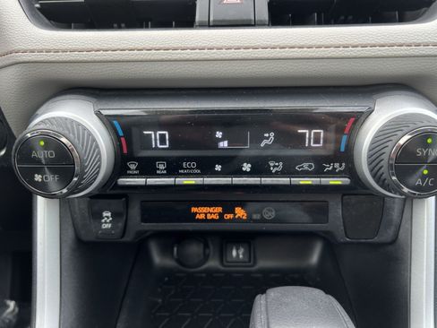 Used 2019 Toyota RAV4 XLE w/ All Weather Liner Package AWD/4WD image 19