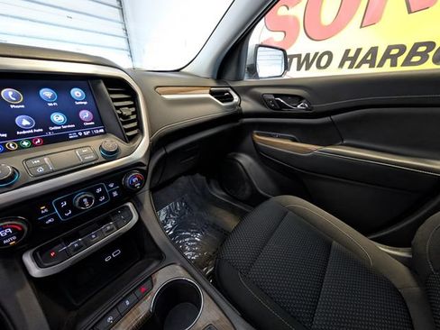 Used 2023 GMC Acadia SLE w/ LPO, Cargo Package AWD/4WD image 23
