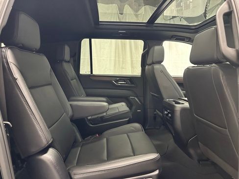 Used 2025 GMC Yukon XL Denali w/ Sun & Power Step Package image 52