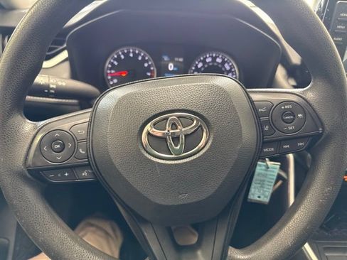 Used 2020 Toyota RAV4 LE FWD image 22