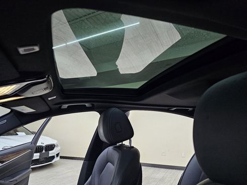 Used 2018 BMW 530e RWD image 39