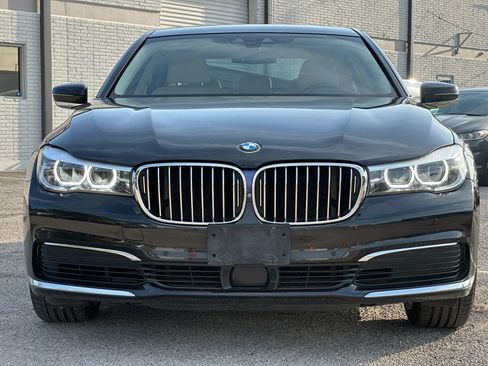 Used 2019 BMW 740i w/ Executive Package RWD image 10