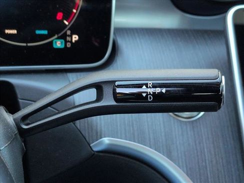 Used 2025 Mercedes-Benz C 300 Sedan image 11