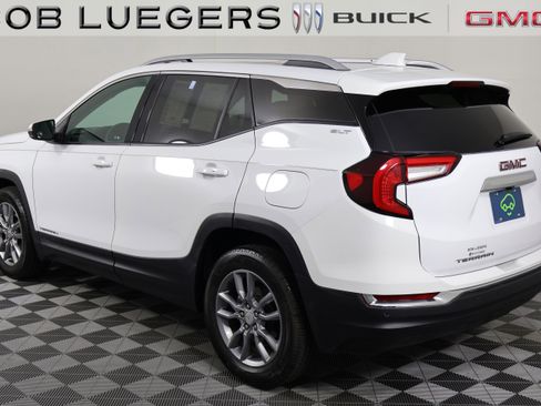 Used 2022 GMC Terrain SLT w/ Infotainment Package II AWD/4WD image 6