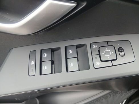 New 2026 Kia Niro LX FWD image 13