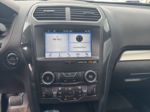 Used 2018 Ford Explorer XLT w/ Equipment Group 201A FWD image 15
