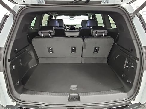 New 2026 GMC Acadia Denali w/ Super Cruise Package image 36