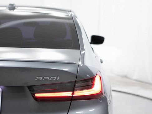 Used 2023 BMW 330i Sedan w/ M Sport Package image 34