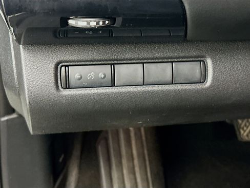 Used 2023 Nissan Pathfinder S AWD/4WD image 17