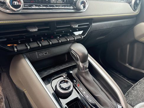 Used 2024 Chevrolet Colorado ZR2 w/ Safety Package image 13