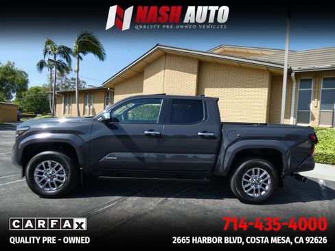 Used 2025 Toyota Tacoma Limited AWD/4WD image 22