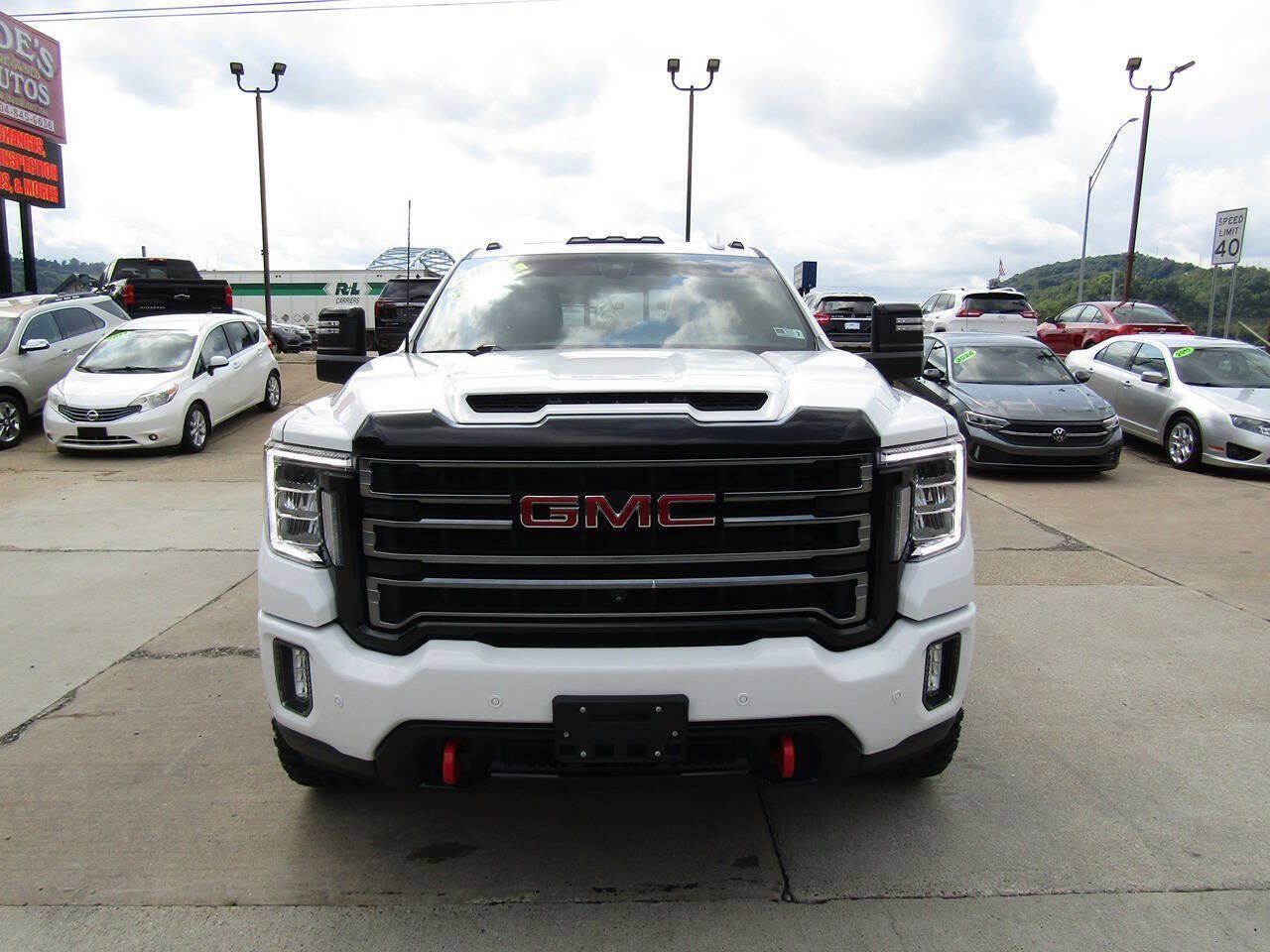 Used 2022 GMC Sierra 2500 AT4 w/ AT4 Premium Plus Package AWD/4WD image 5