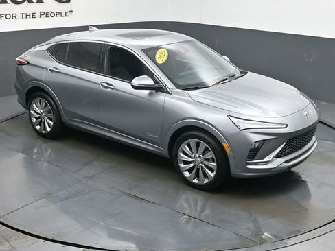 Used 2025 Buick Envista Avenir FWD image 48
