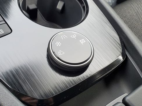 New 2026 Nissan Rogue SV image 30