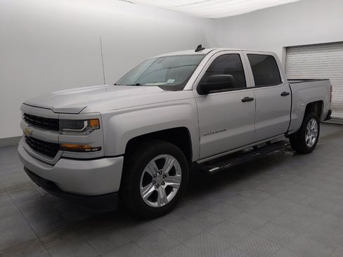 Used 2018 Chevrolet Silverado 1500 Custom w/ Custom Value Package image 2