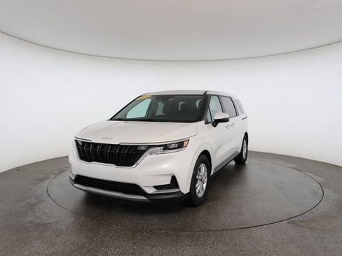 Used 2024 Kia Carnival LX image 32