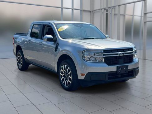 Used 2022 Ford Maverick Lariat w/ Lariat Luxury Package FWD image 2