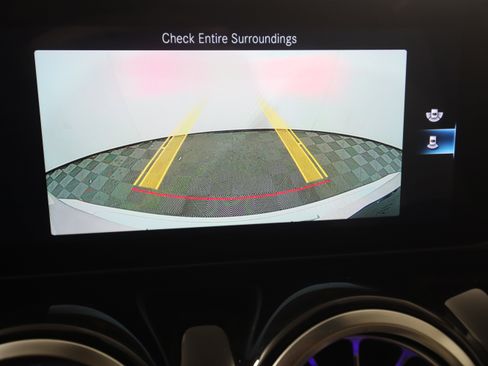 Used 2021 Mercedes-Benz GLB 250 image 22