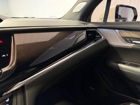Used 2022 Cadillac XT6 Premium Luxury w/ Platinum Package image 38
