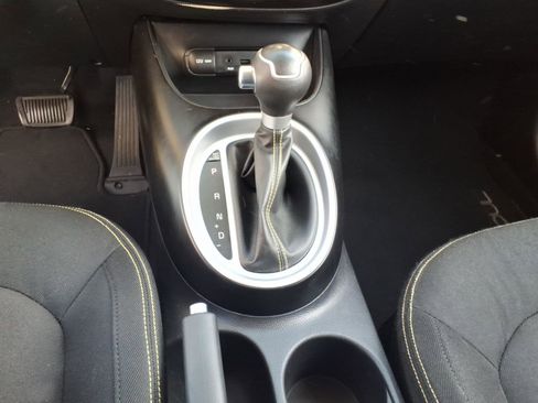 Used 2015 Kia Soul + image 16