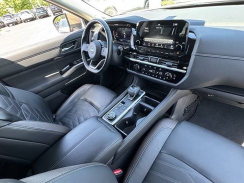 Used 2024 Nissan Pathfinder Platinum w/ Cargo Package AWD/4WD image 32