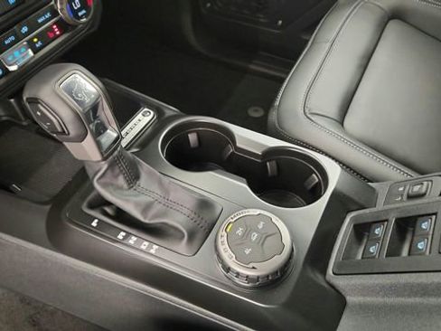 New 2025 Ford Bronco Outer Banks image 14