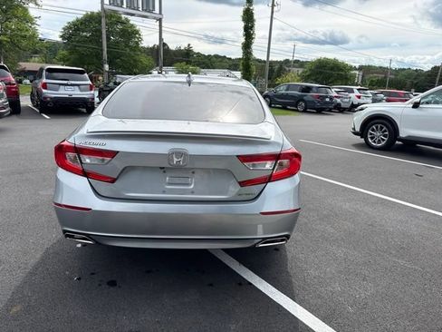 Used 2018 Honda Accord Sport image 6