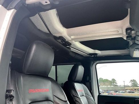 Used 2018 Jeep Wrangler Unlimited Rubicon image 26
